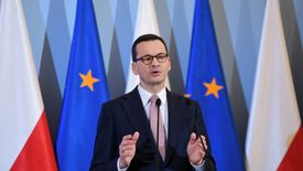 Premier Mateusz Morawiecki podczas poniedziałkowej konferencji podkreślał, że "Lot do domu" jest największą akcją logistyczną od wielu lat