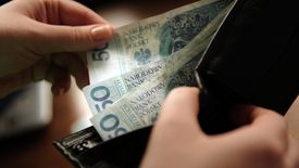 500 złotych co miesiąc oprócz dzieci i niepełnosprawnych dostaną również seniorzy