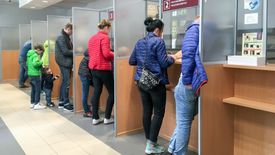 Coraz mniej chętnych do pracy w urzędach