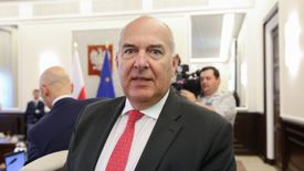 We wtorek na posiedzeniu rządu minister finansów Tadeusz Kościński zgłosi projekt, który zawiesza pobór podatku handlowego o kolejne pół roku