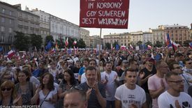 Szykują się protesty przeciwko rządowi. Coraz więcej grup zawodowych i społecznych domaga się pieniędzy