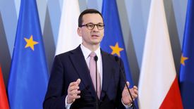 Premier Mateusz Morawiecki ogłasza pakiet osłonowy dla firm na czas epidemii.