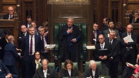 John Bercow przewodniczy obradom Izby Gmin - to on dwukrotnie ogłasza wynik każdego głosowania, także ws. brexitu