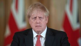 Borys Johnson ogłosił w piątek wieczorem ograniczenia, z którymi przyjdzie żyć Brytyjczykom przez kilka kolejnych tygodni
