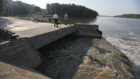 Warszawa. Henryk Kowalczyk uważa, że awaria oczyszczalni ścieków Czajka i wyciek nieczystości do Wisły jest katastrofą ekologiczną