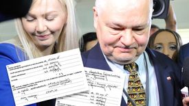 Prezes NBP w asyście współpracowniczki - dyrektor Martyny Wojciechowskiej - w 2016 roku