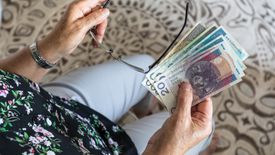 Polacy opóźniają przejście na emeryturę. Co najmniej o kilka miesięcy