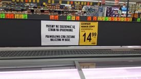 Takie komunikaty rozwieszone zostały w jednym ze sklepów Biedronka na Dolnym Śląsku.