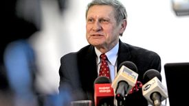 Donald Tusk poinformował dziś o tym, że nie wystartuje w najbliższy wyborach prezydenckich. Jego decyzja jest szeroko komentowana