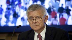 Marek Belka podczas konferencji prasowej po posiedzeniu Rady Polityki Pieniężnej.