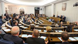 Senacka komisja budżetu i finansów publicznych jest za odrzuceniem ustawy umożliwiającej finansowanie tzw. trzynastych emerytur i rent socjalnych z Funduszu Solidarnościowego
