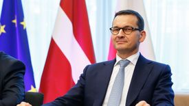 Wywiad z premierem. Tłumaczy się z posiadanych nieruchomości i komentuje książki o nim samym