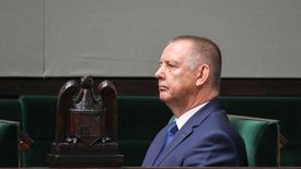 Marian Banaś bardzo rzadko pojawia się publicznie, więc jego obecność na pierwszym posiedzeniu Sejmu nowej kadencji wzbudziła zainteresowanie