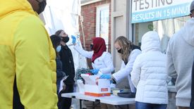 Coraz więcej pozytywnych testów na COVID-19