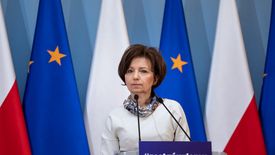 Zasiłek opiekuńczy zostanie przedłużony? Ustalenie tego nie było łatwe. W rządzie na razie nikt się na ten temat nie wypowiada