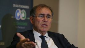 Nouriel Roubini, znany jako "dr Doom", przewiduje kolejne kryzysy.