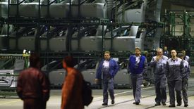 Przemysł motoryzacyjny prosi rząd o wydłużenie rozliczeń czasu pracy do 24 miesięcy.