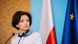 Ministerstwo rodziny zapowiedziało, że w przyszłym tygodniu przedstawi plan dot. wprowadzenia opieki w szkołach, przedszkolach i żłobkach