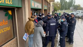 Przedstawiciele rolników ustalają z policją przebieg trasy wtorkowej manifestacji