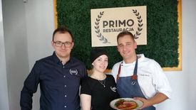 - Ta decyzja rządu o zamknięciu gastronomii jest dla nas kompletnym zaskoczeniem i szokiem - mówi Paweł Kaczmarczyk, właściciel restauracji Primo z Ostrowca Świętokrzyskiego.