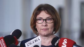 - Prawo i Sprawiedliwość nie pracuje nad żadnymi zmianami w kodeksie pracy - napisała Beata Mazurek,