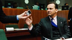 Radosław Sikorski nie jest jedynym, którego zaskoczył spory rachunek za telefon ze Szwajcarii