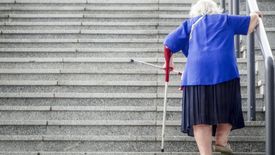 Kobiety otrzymują średnio o 1 tys. zł mniejszą emeryturę od mężczyzn