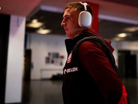 Giganci w kolejce po Polaka