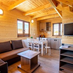 Domki, Pokoje Gościnne i Restauracja Włóczęga