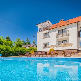 Bryza Jantar Domki z kominkami & Apartamenty z sauną