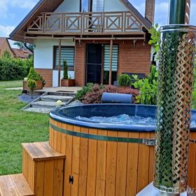 Domek nad Stawem z Jacuzzi