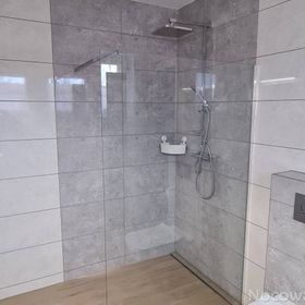 Domki i pokoje blisko morza