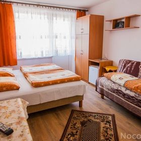 Agma - do plaży 550m 