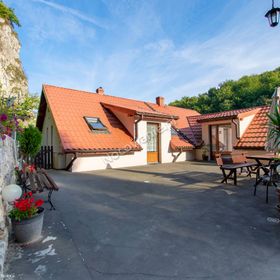 Noclegi pod Sosnowym Drzewem 