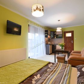 Pod Dębem Pokoje Gościnne