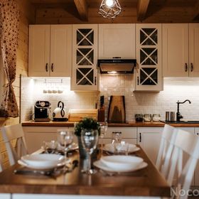 Chaty Skwirutowe Wzgórze - Domki Całoroczne 