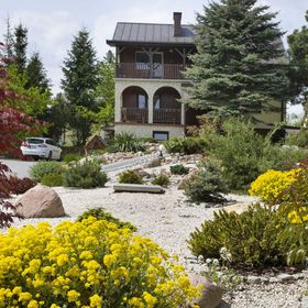 Pokoje w samodzielnym budynku Joanna