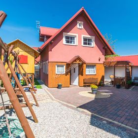 Domek i Pokoje Gościnne Pod Żaglem