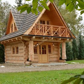 Szałas nad potokiem