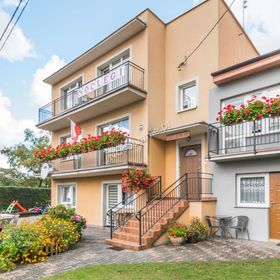 Pokoje i Apartamenty u Kryni