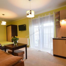 Pod Dębem Pokoje Gościnne