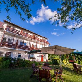 Apartamenty i Pokoje nad brzegiem jeziora Tałty