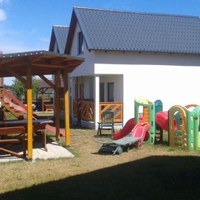 GOŚCINIEC NADMORSKI - DOMKI I APARTAMENTY