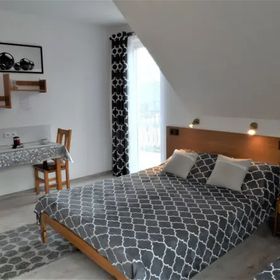 "Bieszczady 111" - Pokoje i domki całoroczne