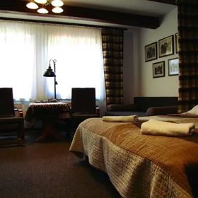 APARTAMENT Z KOMINKIEM I ELEGANCKIE POKOJE U ŚLIWÓW