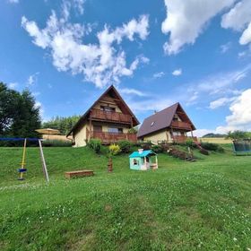 Całoroczne domki pod lasem