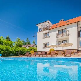 Bryza Jantar Domki z kominkami & Apartamenty z sauną