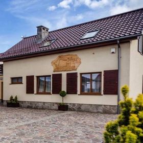 Rewski domek pokoje i apartamenty