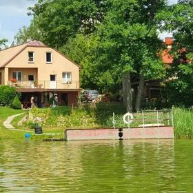 Domek nad jeziorem 