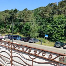 Pokoje Gościnne i Apartament "Przy lesie"